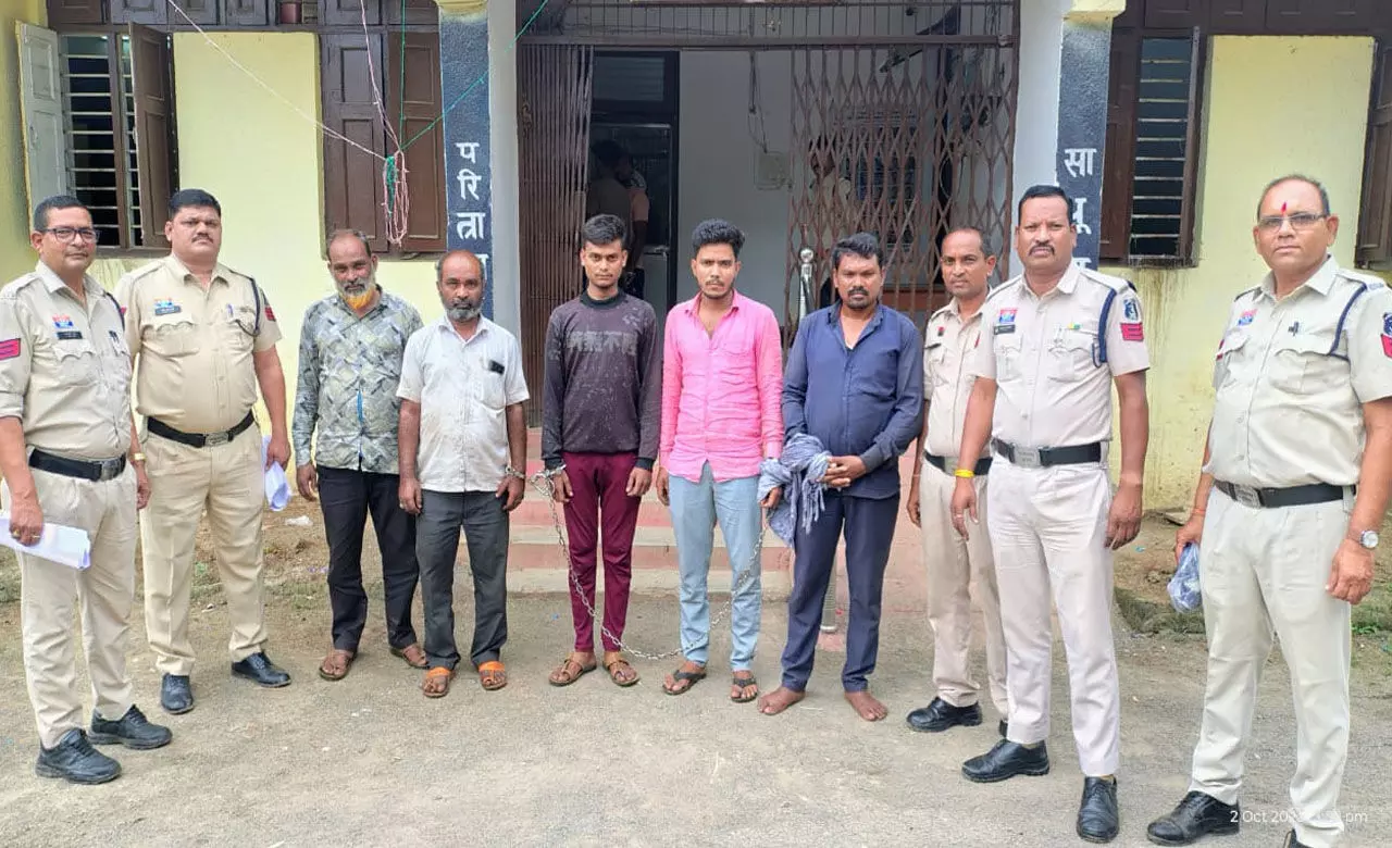 Raipur Crime News:रायपुर पुलिस की छापेमारी, 44.30 लाख का अवैध डीजल-पेट्रोल जब्त, 9 गिरफ्तार, यार्ड का संचालक फरार...
