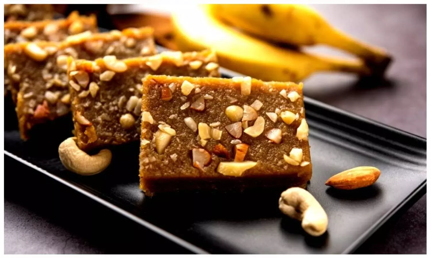 Diwali Special Sweet Dish: दिवाली पर बनाये केले का ये मीठा पकवान! माता लक्ष्मी को भोग लगाने से मिलेगा बड़ा आशीर्वाद, देखें पूरी रेसिपी