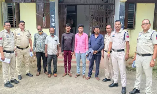 Raipur Crime News:रायपुर पुलिस की छापेमारी, 44.30 लाख का अवैध डीजल-पेट्रोल जब्त, 9 गिरफ्तार, यार्ड का संचालक फरार...