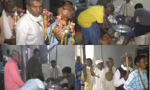 Bastar Dussehra : 1700 देवी-देवताओं का अनूठा संगम, बस्तर दशहरा में राशन लेने कतार में खड़े हुए देवता