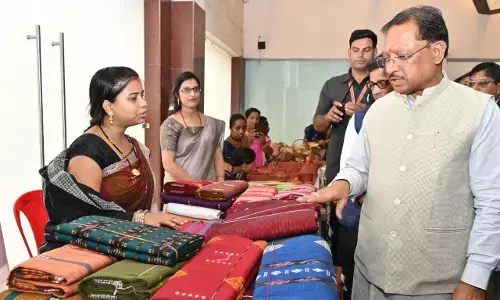 CM Vishnudeo Sai: छत्तीसगढ़ की दीदियां बनीं आत्मनिर्भरता की ब्रांड एंबेसडर, CM विष्णुदेव बोले-प्रधानमंत्री नरेंद्र मोदी के लखपति दीदी बनाने के संकल्प से महिलाएं बनी आत्मनिर्भर