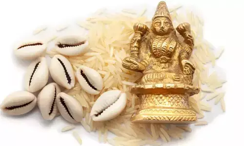 Diwali 2025: दिवाली के दिन खरीदें ये 5 ख़ास चीजें, माता लक्ष्मी होती है प्रसन्न; भगवान कुबेर का घर में होता है वास