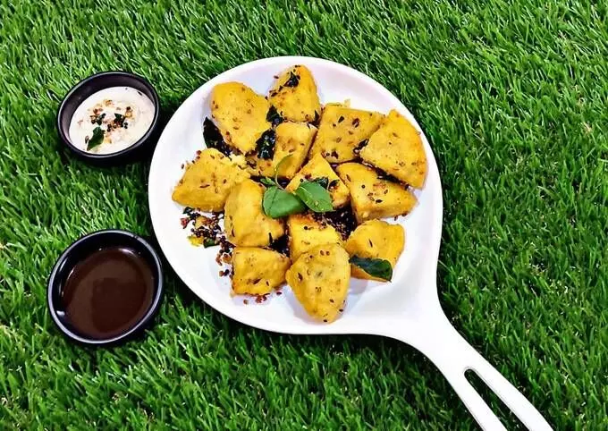 Chhattisgarhi Dhokla Bafuri recipe : क्या आपने चखा है छत्तीसगढ़ी ढोकला बफौरी का स्वाद, तो आइये फिर रिमझिम बारिश में लें इसका आनंद Chhattisgarhi Dhokla Bafuri recipe : क्या आपने चखा है छत्तीसगढ़ी ढोकला बफौरी का स्वाद, तो आइये फिर रिमझिम बारिश में लें इसका आनंद