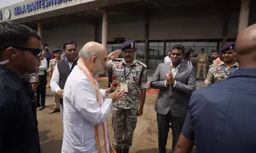 Amit Shah Visit in Bastar: फोटो में देखिये: गृह मंत्री अमित शाह का जगदलपुर में स्वागत...डीजीपी, प्रमुख सचिव, कमिश्नर, आईजी, कलेक्टर, एसपी रहे मौजूद