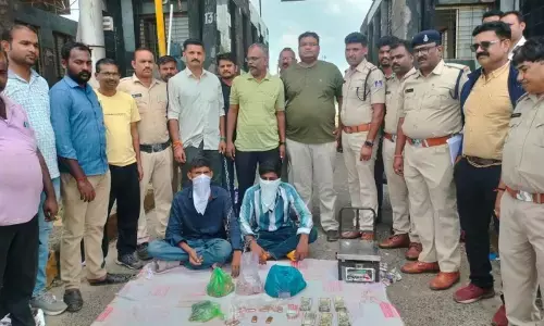 MP पुलिस की बड़ी कार्रवाई: 10 करोड़ के सोने और पिस्टल के साथ 2 डकैत गिरफ्तार, बैग से निकला ये का खजाना
