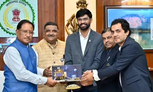 CG News: मुख्यमंत्री विष्णुदेव से इसरो के वैज्ञानिकों ने की भेंट, शासन की कार्यकुशलता बढ़ाने में इसरो की तकनीक के उपयोग पर हुई चर्चा
