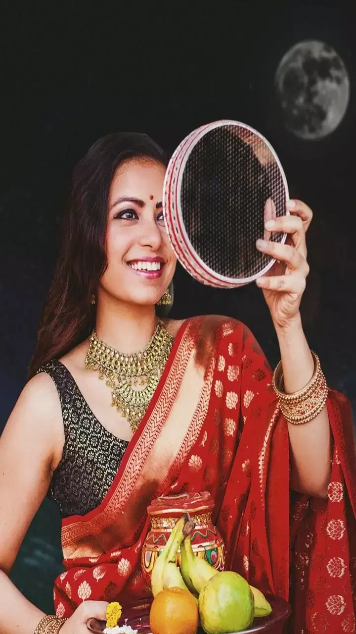 Karwa Chauth Sargi Me Kya Khana Chahiye: करवा चौथ की सरगी में क्या-क्या खाना चाहिए?