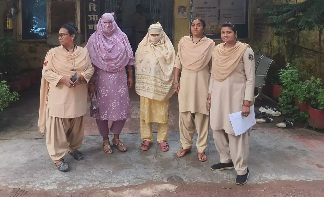 Durg News: देह व्यापार का खुलासा, मध्यप्रदेश की नाबालिग से दुर्ग में देहव्यपार, बंधक बनाकर खींची आपत्तिजनक फोटों, फिर जबरदस्ती करवा रही थी देहव्यापार