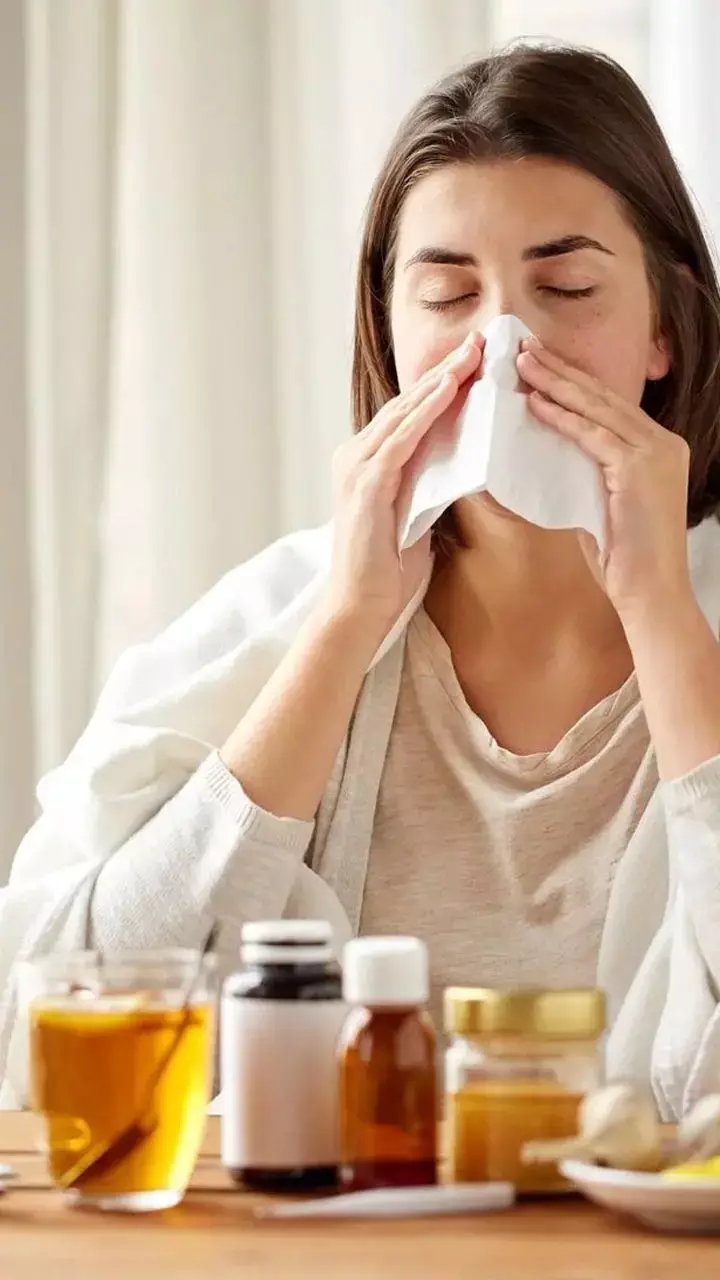 Sardi Khansi Ke Gharelu Upay: सिरप छोड़िये, सर्दी-खांसी के लिए आजमाएं ये आसान घरेलू नुस्खे