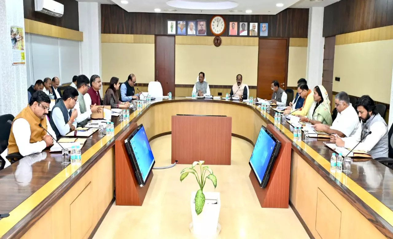 CG Cabinet Meeting: कैबिनेट की बैठक शुरू, मुख्यमंत्री विष्णुदेव साय की अध्यक्षता में हो रही है मंत्रिपरिषद की बैठक, महत्वपूर्ण फैसलों पर लगेगी मुहर...
