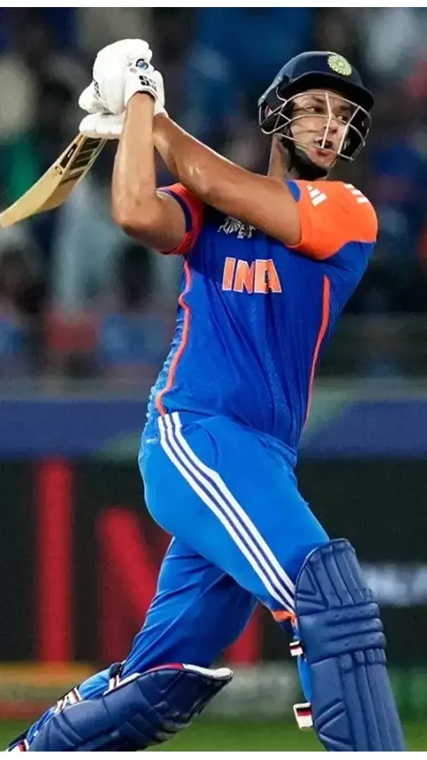 छक्के पर छक्के, ऑलराउंडर Shivam Dube ने ठोक दिया सिर्फ इतनी गेंदों में शतक, मैदान में मचा दिया तबाही...