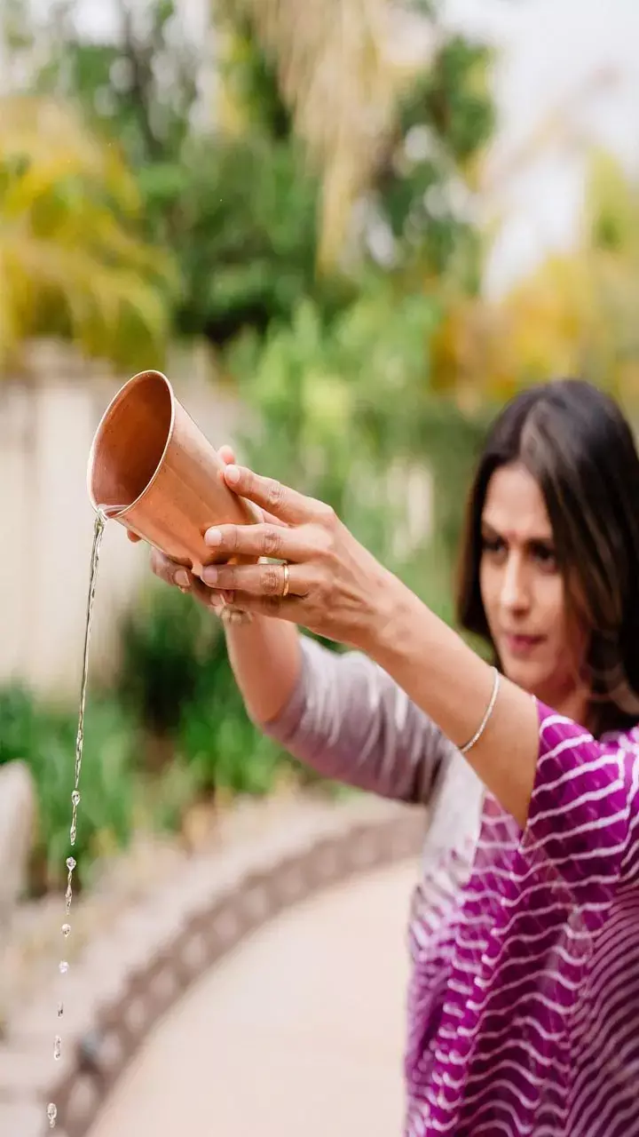 Vrat Kholne Ke Baad Pet Dard: व्रत खोलने के बाद पेट दर्द या एसिडिटी होने पर क्या करें?