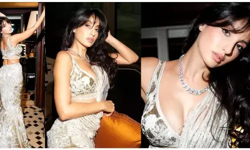 Nora Fatehi Photos: चमकदार साड़ी में बेबी डॉल बन नोरा ने लूटी महफिल, देसी लुक देख लोगों ने बांध तारीफों का पुल, देखिए...
