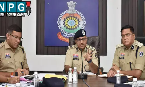 Durg Poice: त्यौहार में हुडदंग करने वालों की खैर नहीं, दुर्ग पुलिस अलर्ट मोड पर, IG-SSP ने ली ASP, CSP और थाना प्रभारियों की बैठक