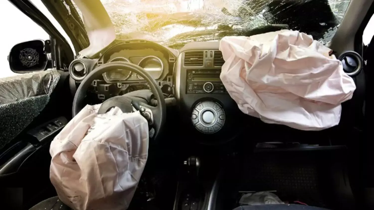 एक लापरवाही और जिंदगी खत्म! 7 साल के मासूम की एयरबैग खुलने से मौत; कार की फ्रंट सीट पर बैठा था बच्चा, अचानक हुआ था ये
