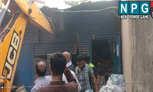 Bilaspur News: कबाड़ियों के खिलाफ गरजा निगम का बुलडोजर, दीपावली से पहले निगम और पुलिस ने चलाया संयुक्त अभियान