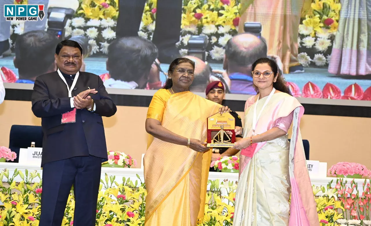 CG News: कोरिया को मिली राष्ट्रीय पहचान, राष्ट्रपति द्रौपदी मुर्मू ने धरती आबा’ में उत्कृष्ट प्रदर्शन के लिए कलेक्टर चंदन त्रिपाठी को किया सम्मानित