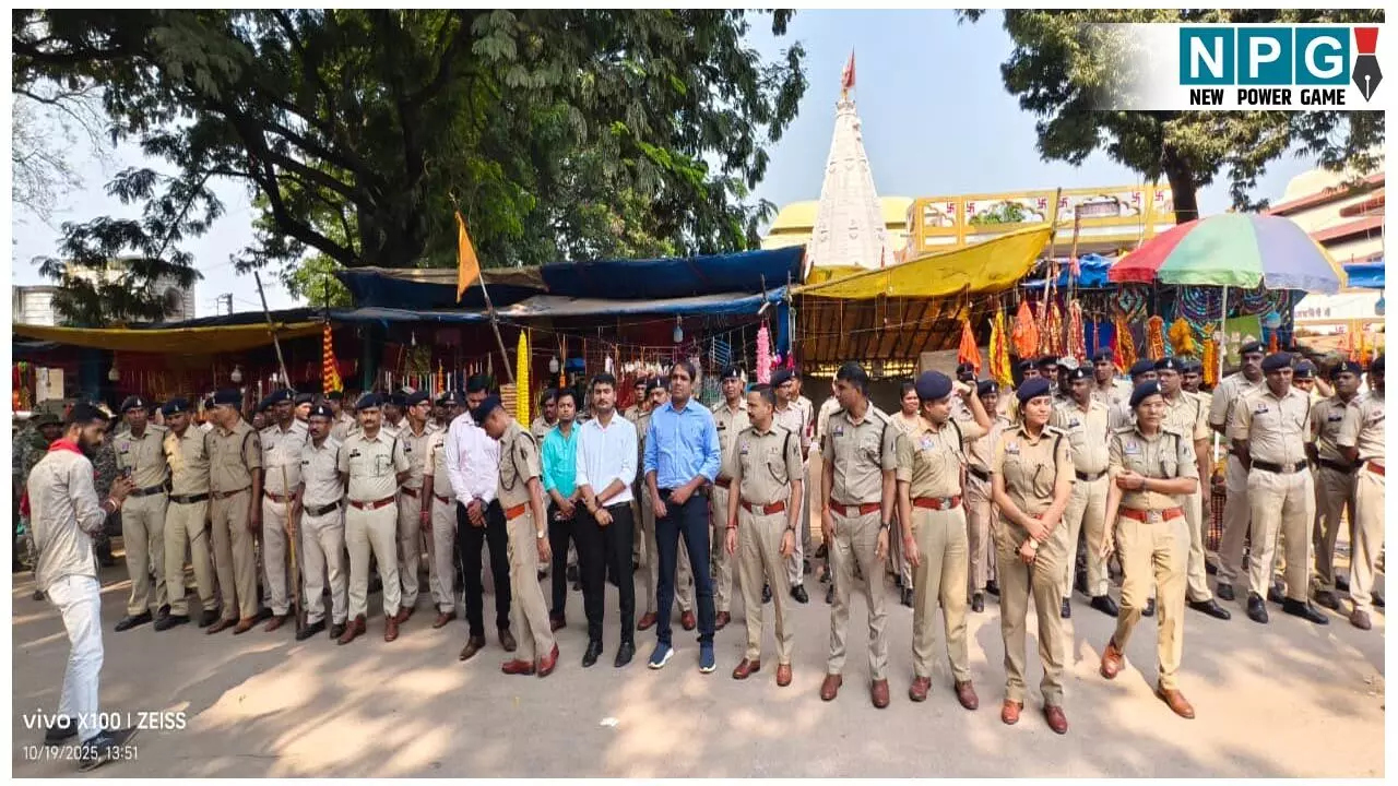 CG News: कलेक्टर-एसपी का फ्लैग मार्च, दिवाली पर असामजिक तत्वों को कड़ी चेतावनी, हुड़दंग मचाया तो खैर नहीं...