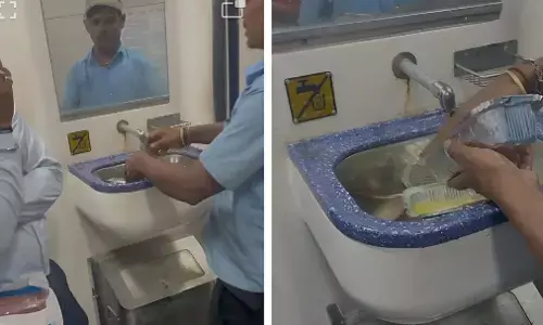 Amrit Bharat Express: अमृत भारत एक्सप्रेस में सेहत से खिलवाड़, डिस्पोजल फूड बॉक्स धोकर फिर परोसे गए, IRCTC ने की बड़ी कार्रवाई, वीडियो हुआ वायरल