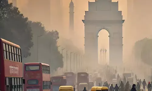 IMD Weather Today: दिल्ली की हवा हुई जहरीली, आनंद विहार में AQI 417, IMD ने चेताया, बिगड़ सकते हैं हालात, दक्षिण भारत में बारिश का कहर, अलर्ट जारी