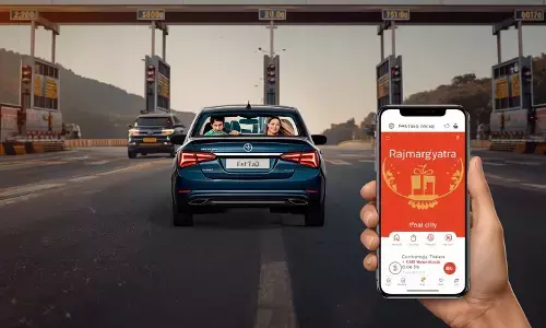 FASTag Gift Feature: अपने प्रियजनों को दें FASTag एनुअल पास का तोहफा, बस 2 घंटे में होगा एक्टिव, जानिए क्या है यह नया गिफ्टिंग फीचर