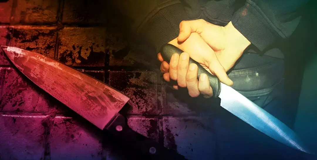 बुजुर्ग महिला पर दिनदहाड़े चाकू से हमला: बच्चों को डांटने पर नाराज पिता ने वारदात को दिया अंजाम, CCTV में कैद हुई घटना, जानिये पूरा विवाद?