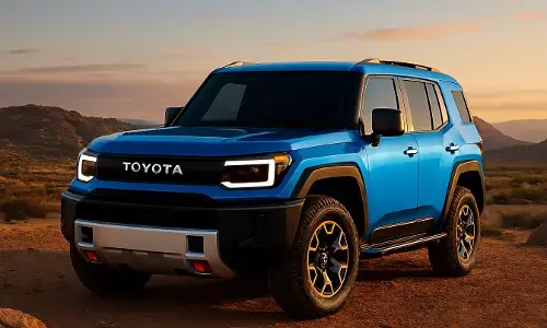 Toyota Land Cruiser FJ: टोयोटा ने दिखाई अपनी नई बेबी लैंड क्रूजर, जानिए कीमत, फीचर्स और कब होगी लॉन्च?