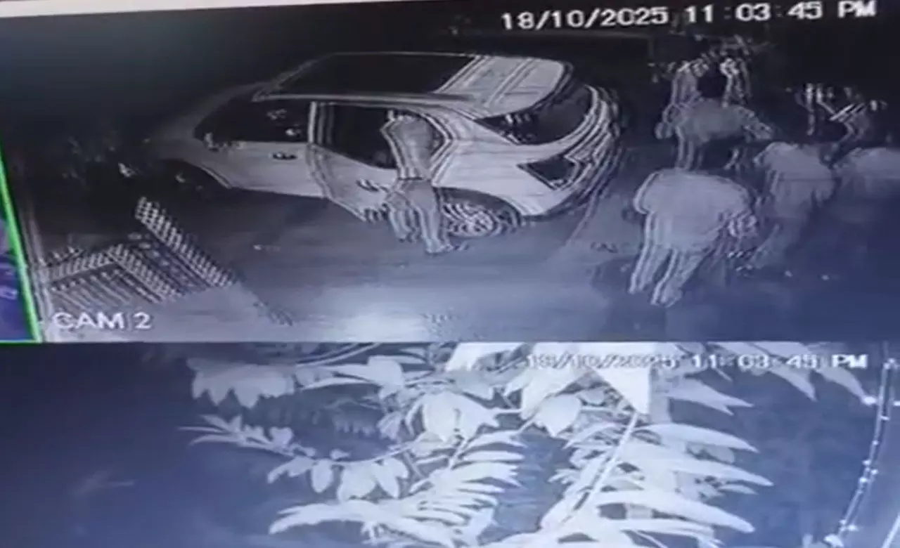 Raipur News: रायपुर क्राइम ब्रांच के पांच पुलिसकर्मियों पर गंभीर आरोप, कारोबारी ने कहा, चेकिंग के दौरान कांस्टेबल ने चुराये 2 लाख, मचा हड़कंप...