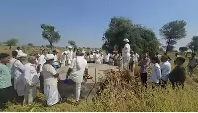 Rajasthan News : हृदयविदारक घटना ! माँ ने अपने तीन मासूमों के साथ घर के टांके में की आत्महत्या, कारण अज्ञात Rajasthan News : हृदयविदारक घटना ! माँ ने अपने तीन मासूमों के साथ घर के टांके में की आत्महत्या, कारण अज्ञात