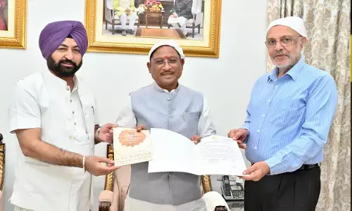 CM Vishnudeo: मुख्यमंत्री विष्णु देव साय से पंजाब सरकार के मंत्रियों ने की मुलाकात, गुरु तेग बहादुर के 350 वें शहीदी दिवस पर आयोजित कार्यक्रम में मुख्यमंत्री को दिया आमंत्रण...