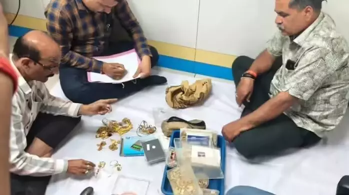 MP News : रिटायर्ड आबकारी अधिकारी के पास फिर मिला करोड़ों का खजाना, बैंक लॉकरों से 3 करोड़ 85 लाख रुपए कीमती सोने और हीरे के आभूषण जब्त