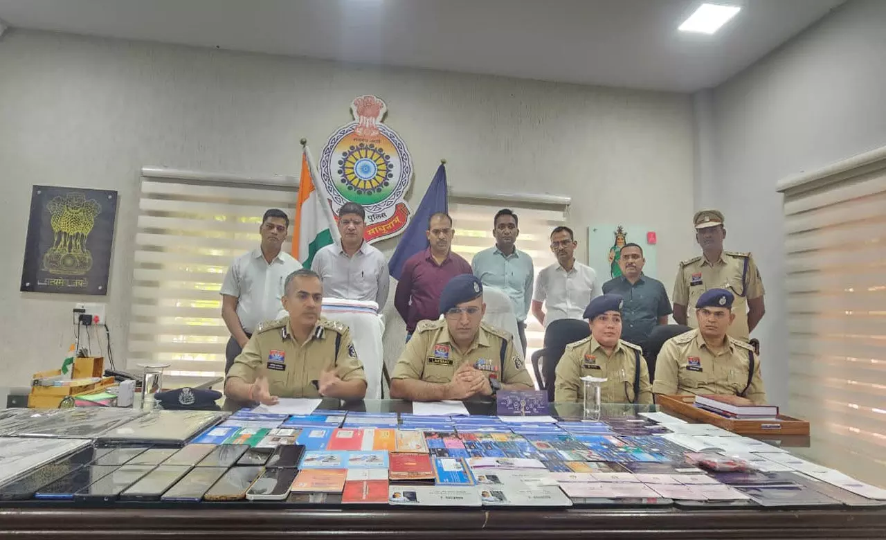 CG Crime: छत्तीसगढ़ पुलिस ने मुंबई में चल रहे बड़े साइबर फ्राॅड का किया पर्दाफाश, 8 आरोपी गिरफ्तार, 50 करोड़ के लेनदेन का खुलासा...