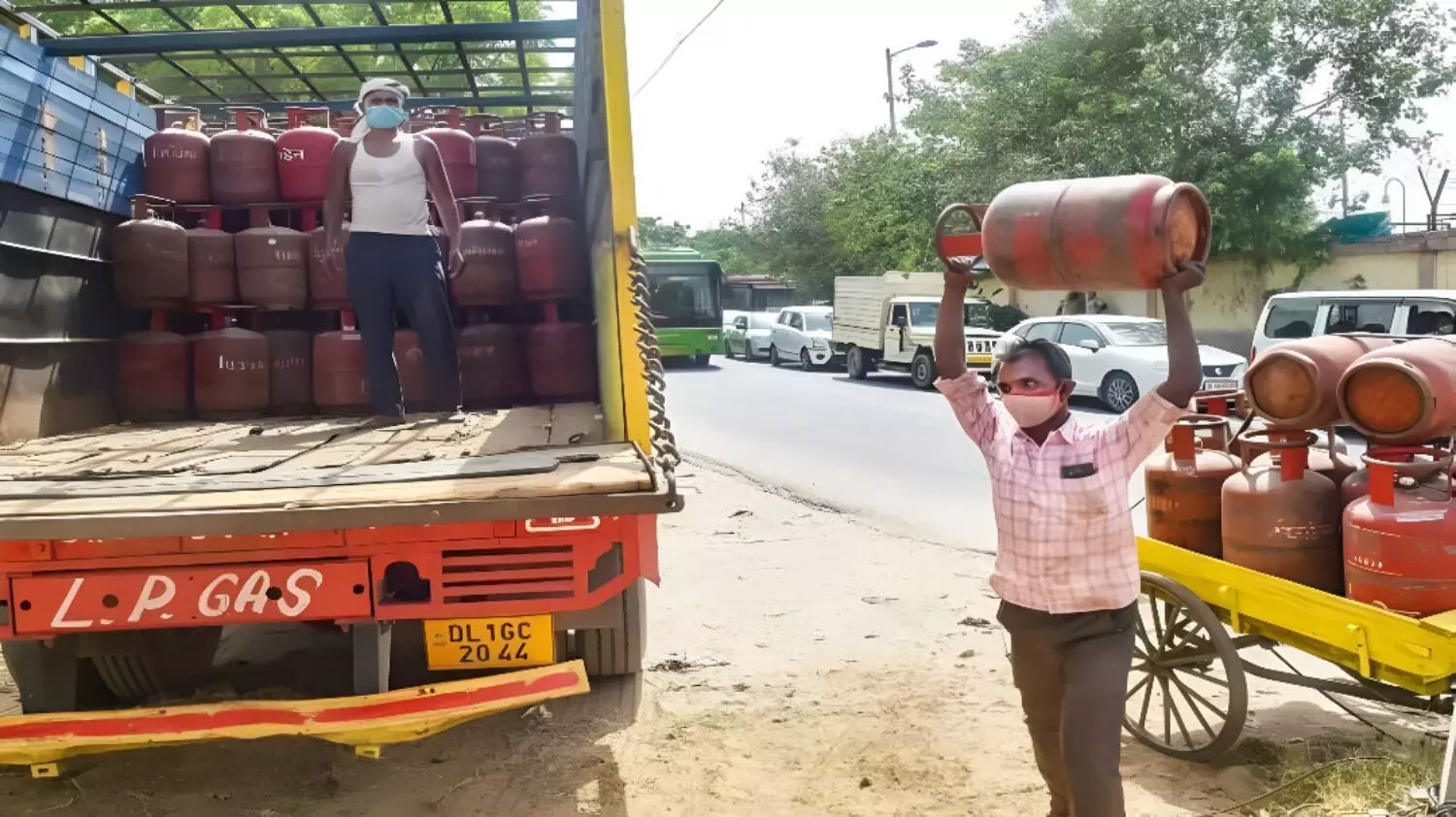 देशभर में गैस सप्लाई होगी बंद! LPG वितरकों ने सरकार को दिया अल्टीमेटम, एक सूत्रीय माँग को लेकर इस दिन करेंगे हड़ताल