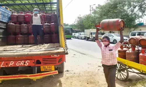 देशभर में गैस सप्लाई होगी बंद! LPG वितरकों ने सरकार को दिया अल्टीमेटम, एक सूत्रीय माँग को लेकर इस दिन करेंगे हड़ताल