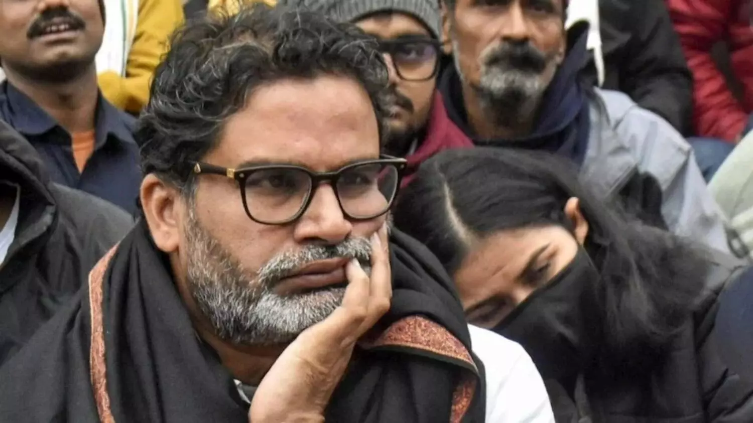 प्रशांत किशोर की बढ़ीं मुश्किलें! चुनाव आयोग ने इस मामले में भेजा नोटिस, खेल रहे थे ये डबल गेम..जानिये पूरा मामला प्रशांत किशोर की बढ़ीं मुश्किलें! चुनाव आयोग ने इस मामले में भेजा नोटिस, खेल रहे थे ये डबल गेम..जानिये पूरा मामला