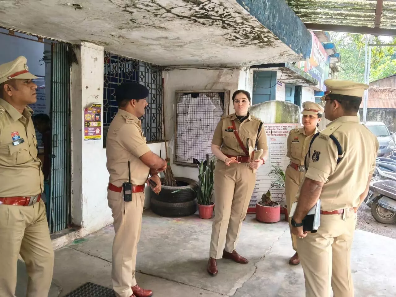 IPS Ankita Sharma News: नई पोस्टिंग मिलते ही एक्शन में आईपीएस अंकिता शर्मा,  थाने का किया औचक निरीक्षण, चाकूबाजों पर दिए सख्ती के निर्देश