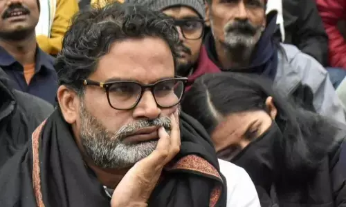 प्रशांत किशोर की बढ़ीं मुश्किलें! चुनाव आयोग ने इस मामले में भेजा नोटिस, खेल रहे थे ये डबल गेम..जानिये पूरा मामला