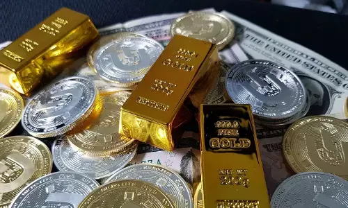 Gold Price Today: सोना चांदी के खरीदारों को झटका! फिर महंगा हुआ गोल्ड, चांदी ने भी दिखाए तेवर, जानें 24k और 22k गोल्ड का आज का भाव