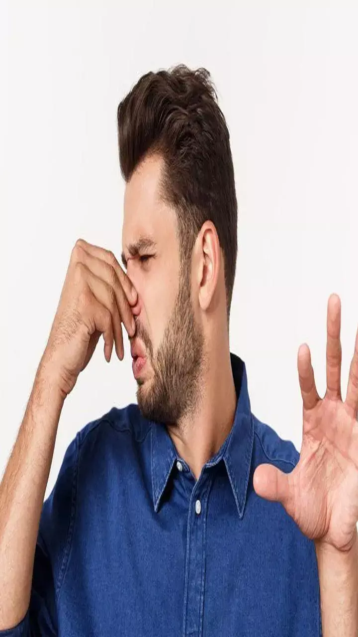 Peshab Se Badbu Aane Ka Karan: पेशाब से तेज बदबू आना किस बीमारी का लक्षण है?
