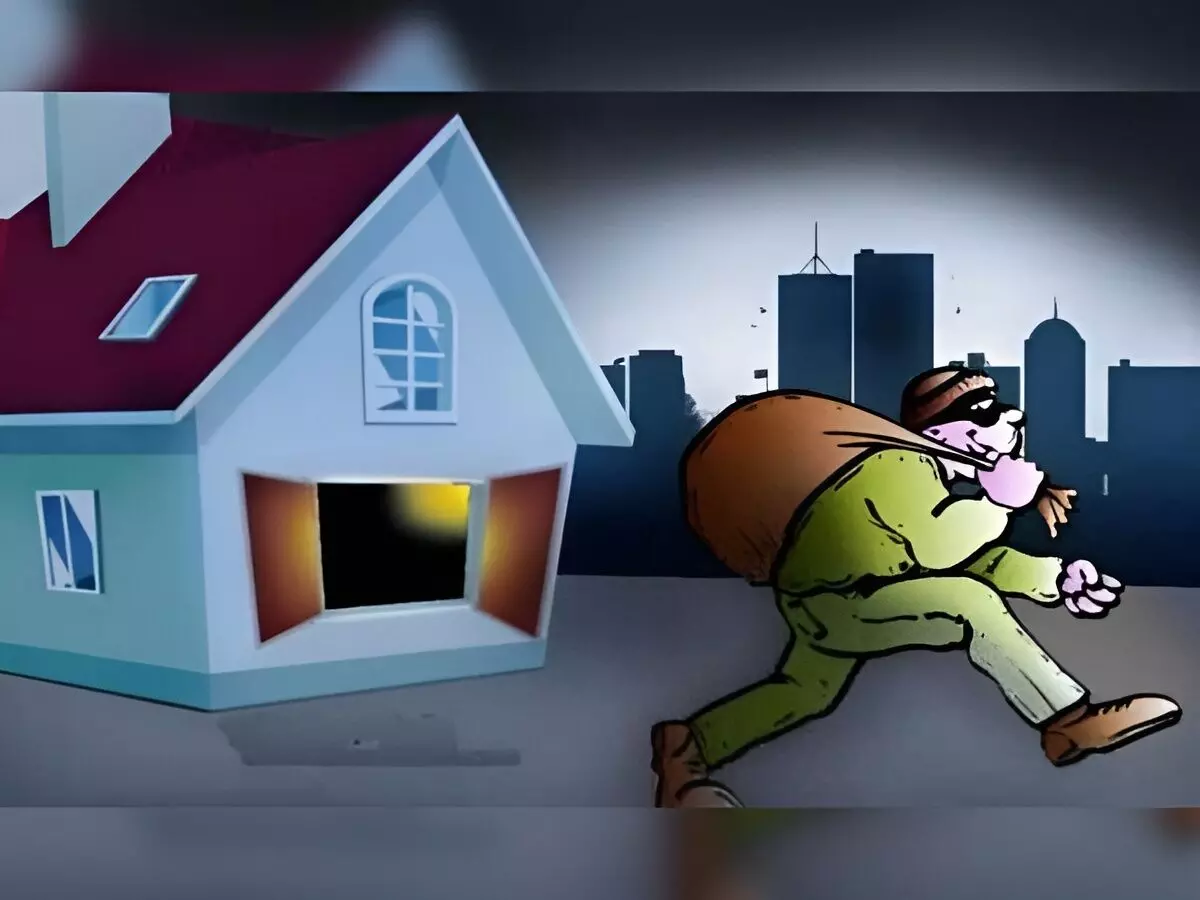 Judge House Theft: जज के घर दिनदहाड़े चोरी, लाखों के जेवर लेकर फरार हुए चोर, पहले भी हो चुकी है ऐसी वारदात,  IG ने मांगा जवाब