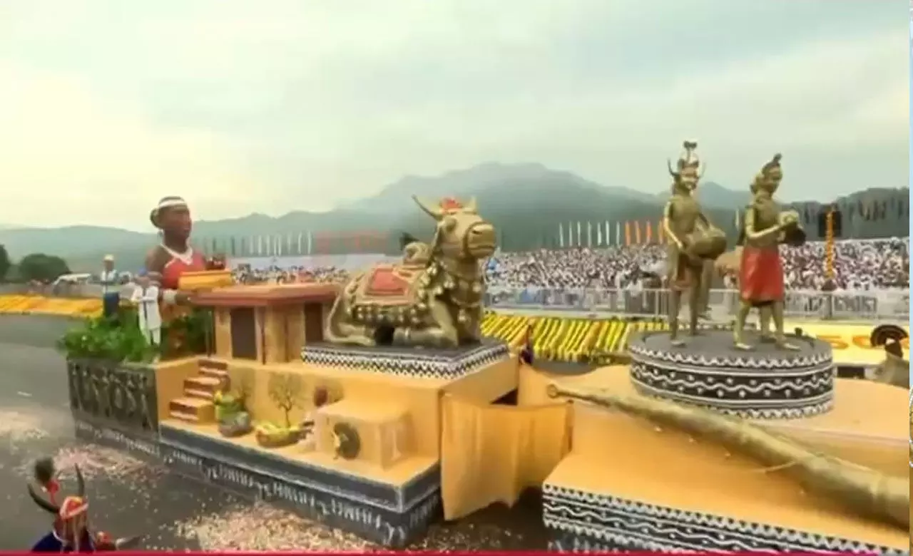 CG News: गुजरात की धरती पर बस्तर का सम्मान, एकता परेड में छत्तीसगढ़ की झांकी ने दिखाया विकास का नया मॉडल...PM मोदी हुए प्रभावित