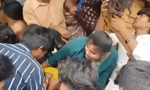 KashiBugga Temple Stampede: काशीबुग्गा वेंकटेश्वर मंदिर हादसा! 25 हजार की भीड़ में भगदड़ से 10 श्रद्धालुओं की मौत, पीएम मोदी ने जताया शोक