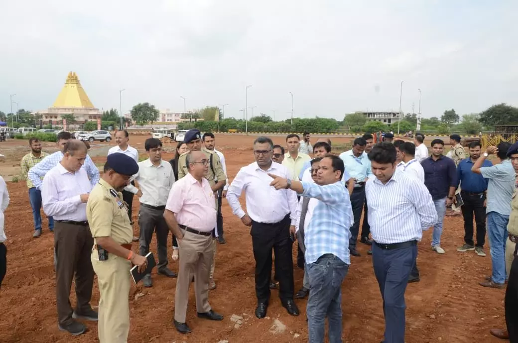 Nava Raipur Air Show: नवा रायपुर में 5 नवंबर को दिखेगा ‘सूर्यकिरण एयरोबैटिक शो’ का रोमांच, कमिश्नर, IG, कलेक्टर और SSP ने लिया तैयारियों का जायजा