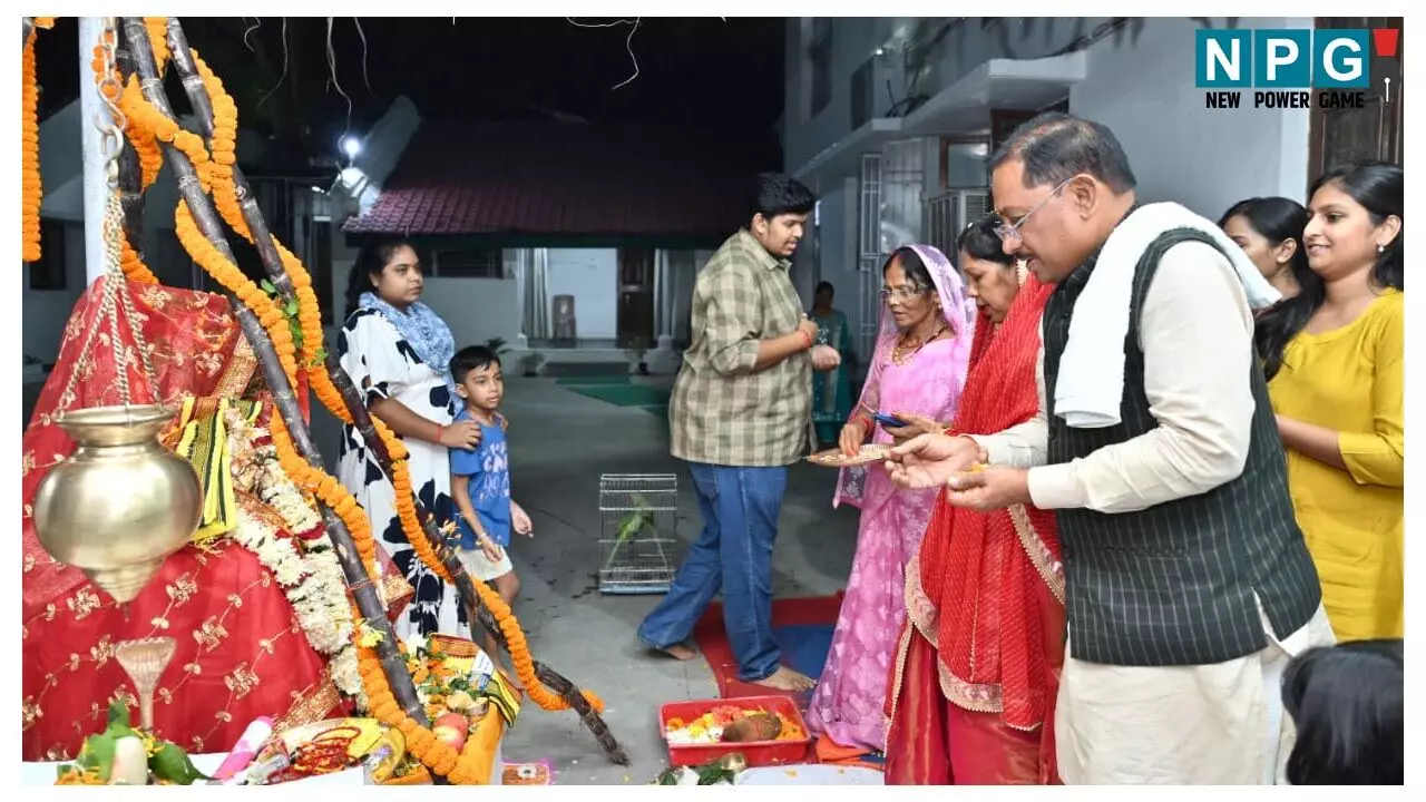 CM Vishnu Dev Sai: देवउठनी एकादशी पर CM विष्णु देव साय ने परिवार संग की पूजा-अर्चना, श्रद्धा और पारंपरिक विधिविधान से हुआ तुलसी विवाह, देखिये फोटो