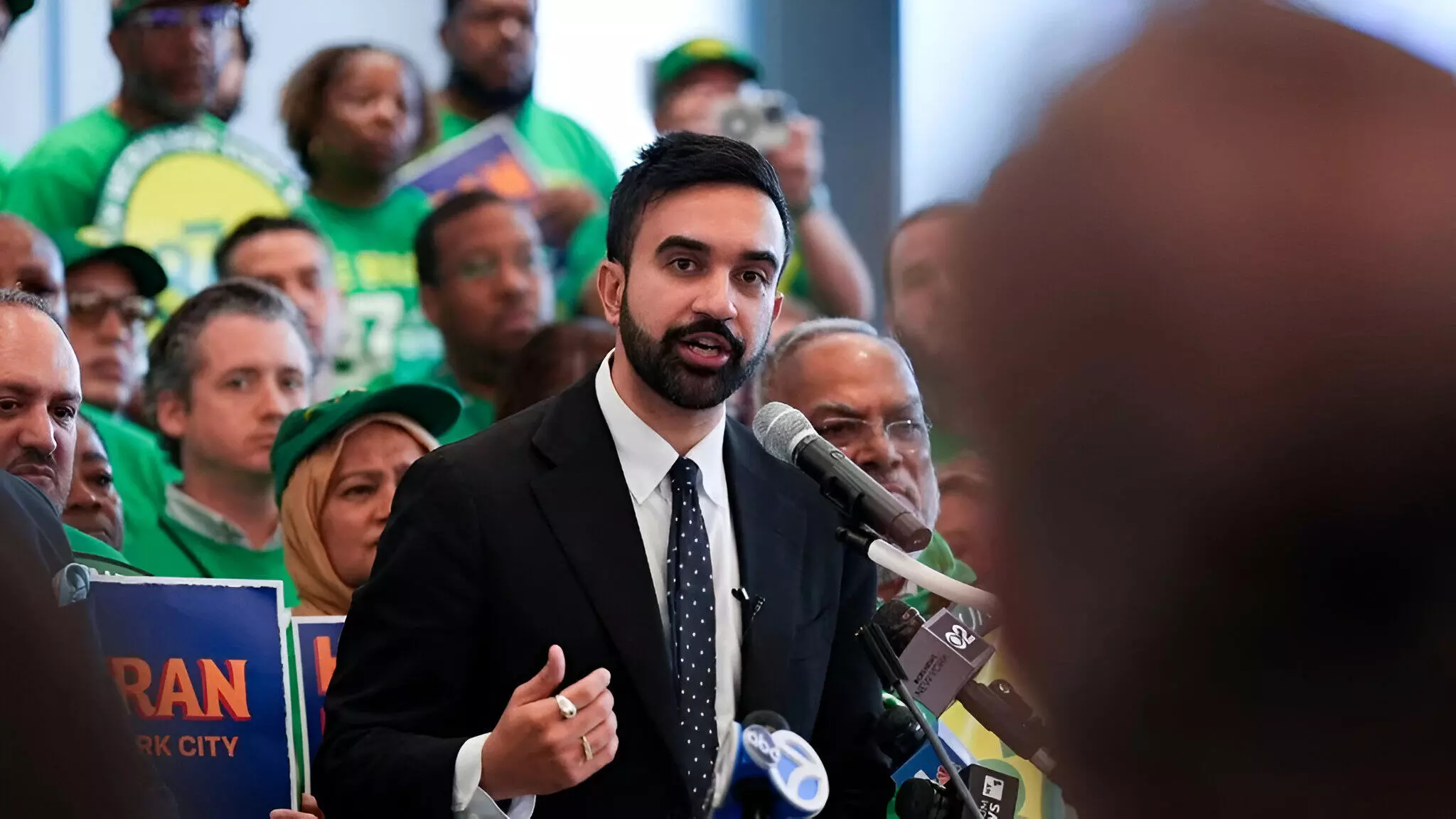 Zohraam Mamdani: जोहरान ममदानी बने न्यूयॉर्क के पहले भारतीय मुस्लिम मेयर, 34 साल की उम्र में रचा इतिहास, जानिए गुजरात से क्या है रिश्ता?