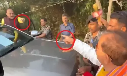 Viral VIDEO: ‘तुम दारू पिये हो… तुम्हारा जमानत जब्त हो गया’, बीच सड़क पर डिप्टी CM और MLC में हुई तीखी बहस, कैमरे के सामने जमकर बहस! देखिये वायरल वीडियो