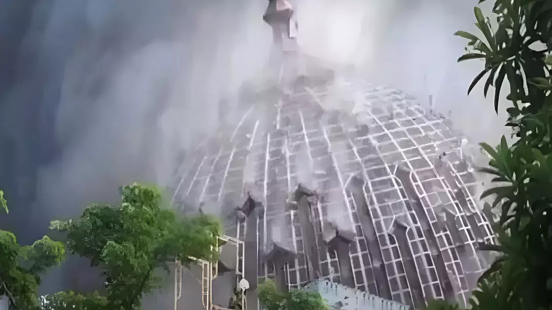 Masjid Blast: जुमे की नमाज के वक्त मस्जिद में दो धमाके, 54 लोग घायल, नमाजियों में मची अफरा-तफरी, पुलिस ने की घेराबंदी