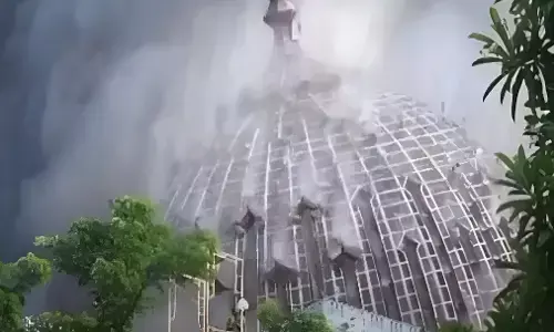 Masjid Blast: जुमे की नमाज के वक्त मस्जिद में दो धमाके, 54 लोग घायल, नमाजियों में मची अफरा-तफरी, पुलिस ने की घेराबंदी