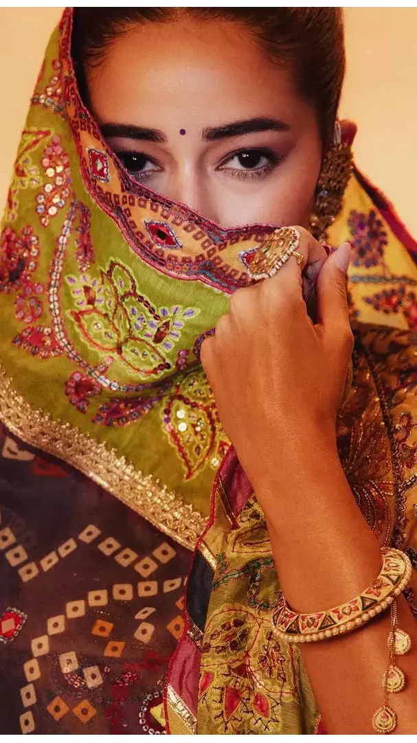 लहंगा-चोली पहन Ananya Panday ने चलाया कातिलाना जादू