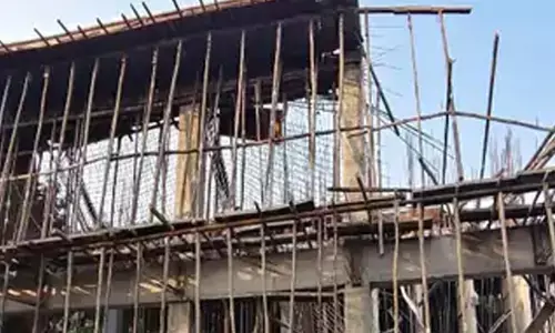 Durg Medical College Accident: मेडिकल कॉलेज कैंपस में बड़ा हादसा, निर्माणाधीन बिल्डिंग की सेंटरिंग गिरी, 12 मजदूर घायल, कई की हालत गंभीर